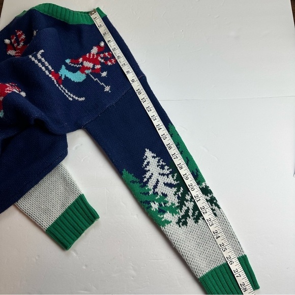 33 Degrees Skiing Sweater Men's size Small or Women's size medium Winter Kitschy - Picture 10 of 10